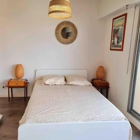 Апартаменты Le Rosario, Port De Hyeres, Avec Clim Et Wifi Йер